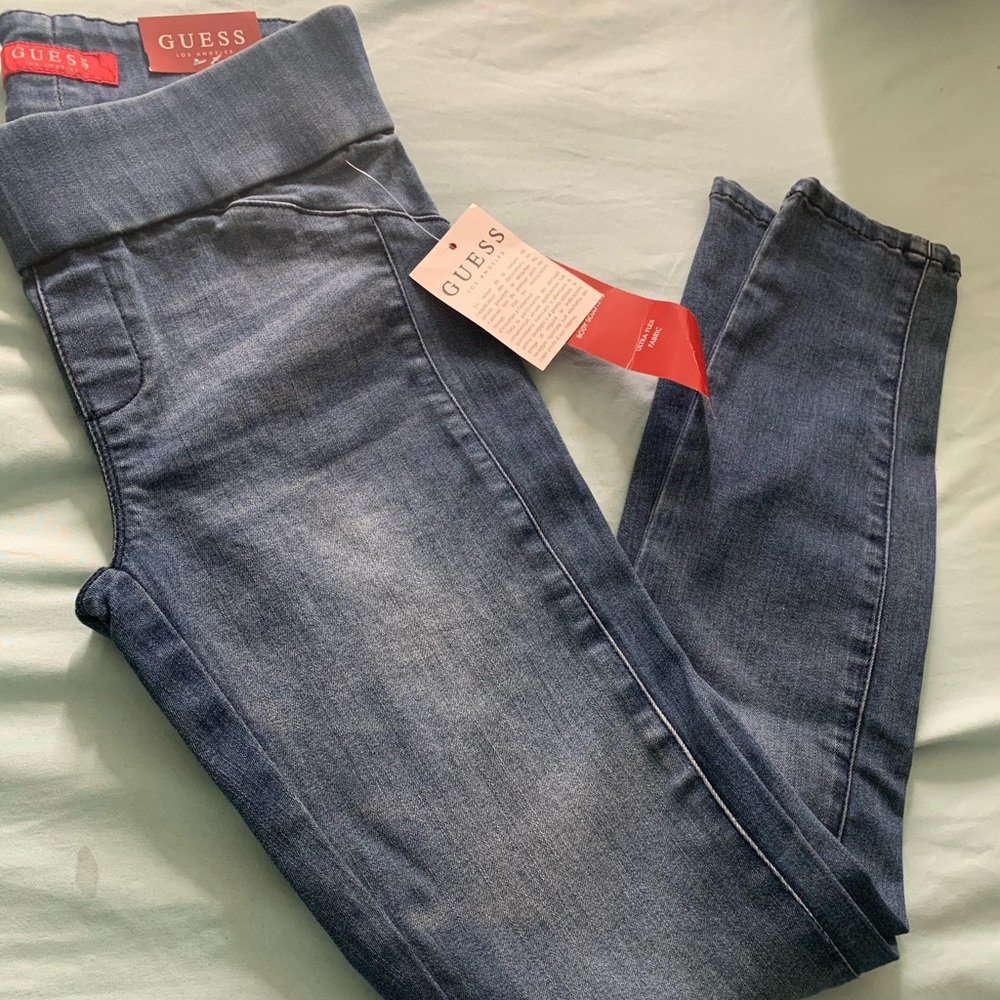 Guess xsmall pull on jeans (new)